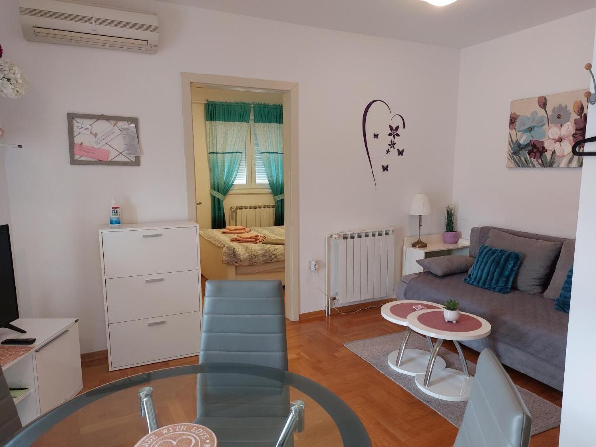 Apartman Suzy Pula Exterior foto